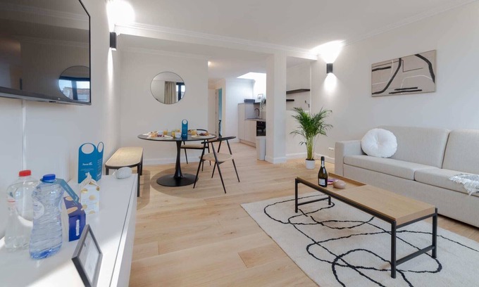 Ixelles Apartment | Chatelain VII - One Bedroom Apartment, Sleeps 4