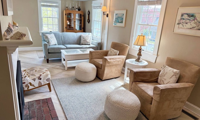 West Chatham House | Chatham! 3BR house, large quiet yard, 5 min to beach, walk to shops, restaurants