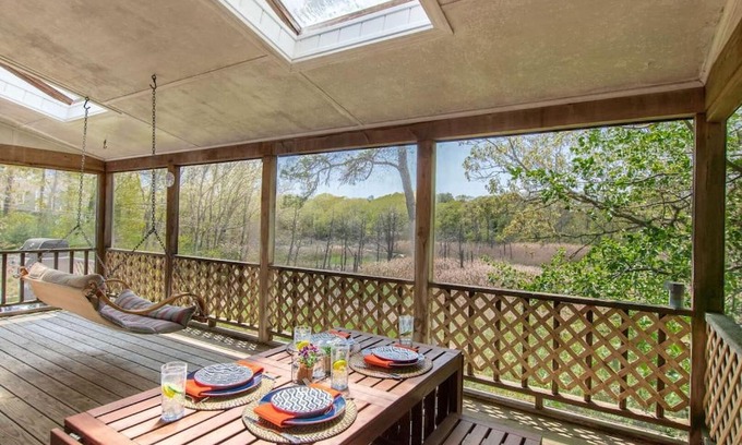 Chatham House | Chatham Getaway w Screened Porch