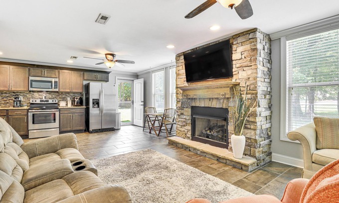Graysville House | Chattanooga House w/Grill: 12 Mi to Downtown!