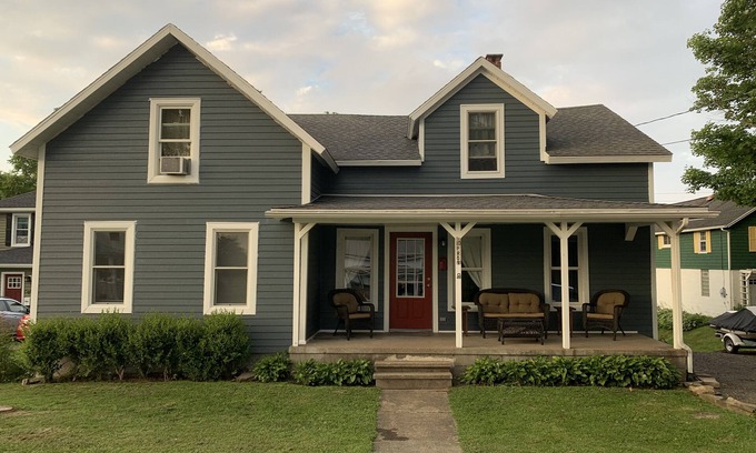 Mayville House | Chautauqua Lake Escape - 300 yards from Chautauqua and 10 min from Lake Erie