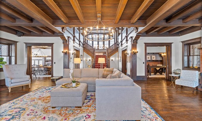Lakewood House | Chautauqua Lake, NY -Sleeps 23! Lakefront Mansion w/dock,Walk to Shops & Dining