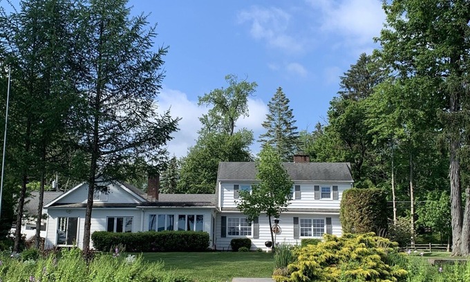 Lakewood House | Chautauqua Lakefront Home in the Heart of Lakewood’s Gold Coast