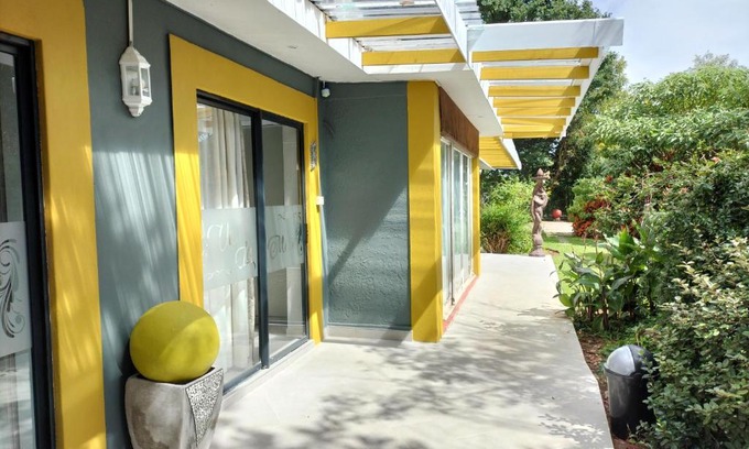 Universitas House | Che La Moir Guesthouse