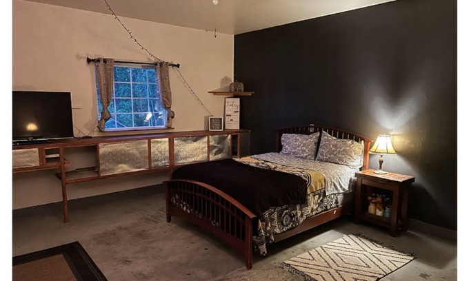 Wasilla Apartment | Cheap private ( bed, shower, toilet) Near downtown.