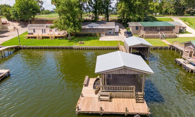 Lakeland House | Cheap Waterfront on False River