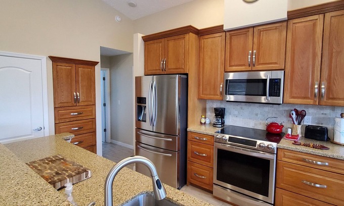 Weeki Wachee Gardens House | Cheapest, Nicest home on the water.nWeeki Wachee River!n80/day small boat rental