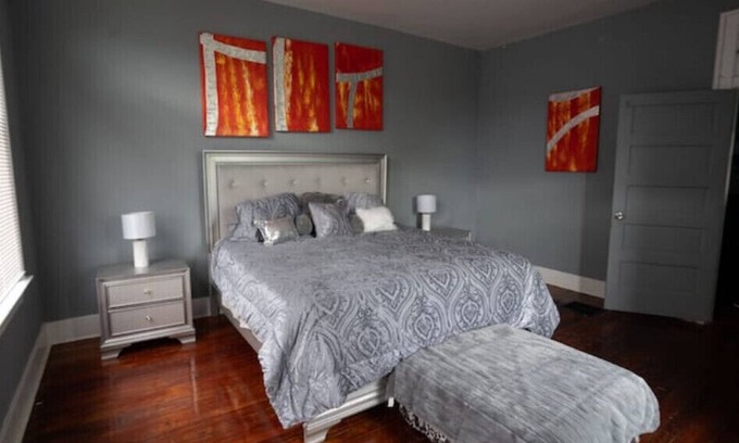 CUF Apartment | Cheerful 1 bedroom, Apt #2 in downtown Cincinnati.
