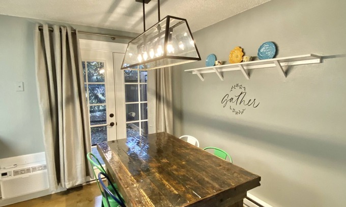 Collister House | Cheerful 2 bedroom Best Value in NW Boise; 10 min to downtown