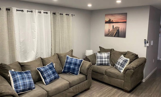 Lower Sackville Apartment | Cheerful 3BR Home with Free Parking