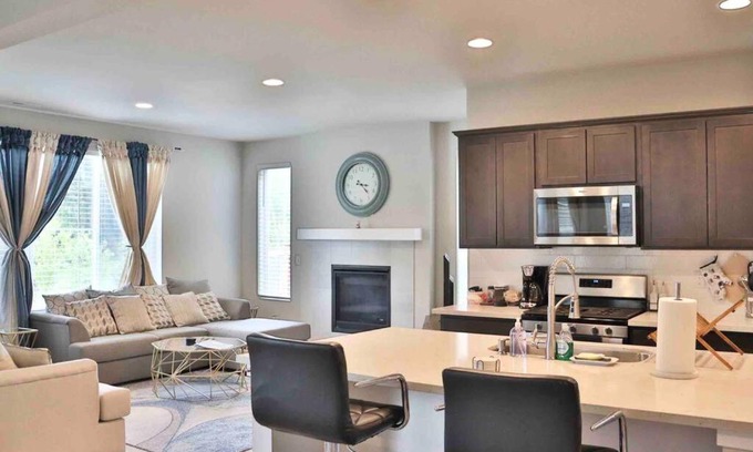 Smokey Point House | Cheerful 4-bedroom home with an indoor fireplace