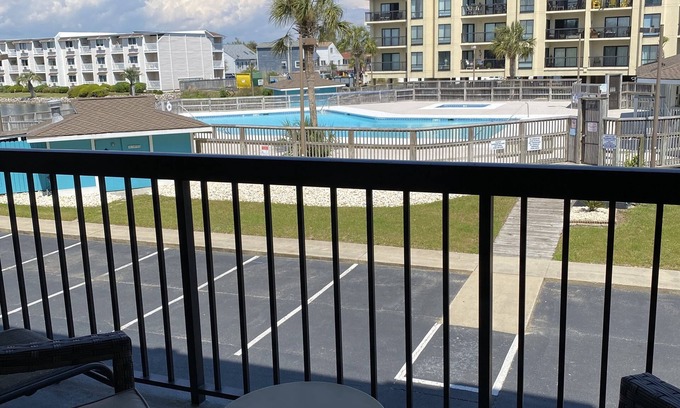 Cherry Grove Beach Condo | Cheerful, Comfortable Condo - Close to the Beach!