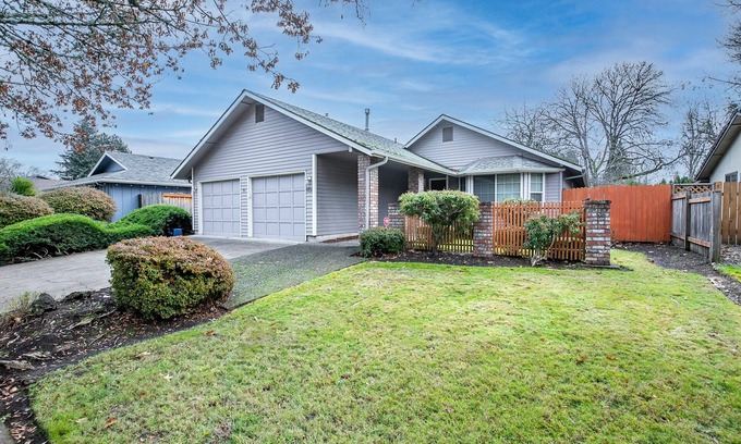 Central Oregon House | Cheerful, Comfortable and Convenient 3 Bedroom Home