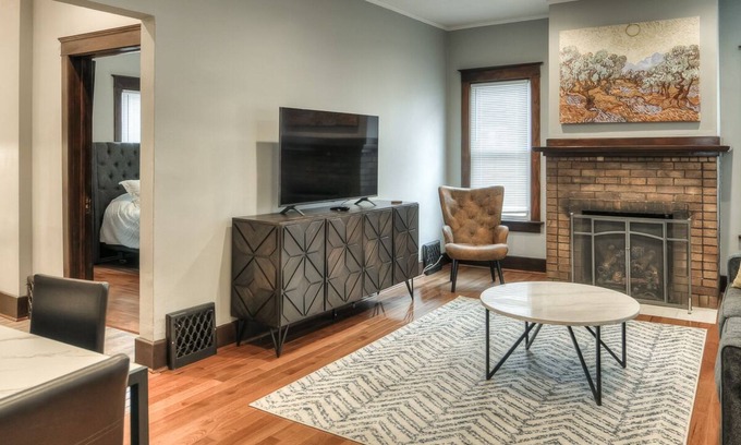 Dundee-Happy Hollow Historic District House | Cheerful Dundee 4bedrm 1 loft home w/ full kitchen