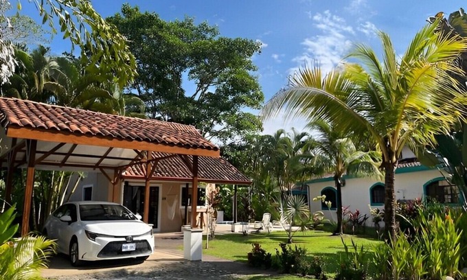 Las Olas Beach Community House | Cheerful home with pool, close to the beach