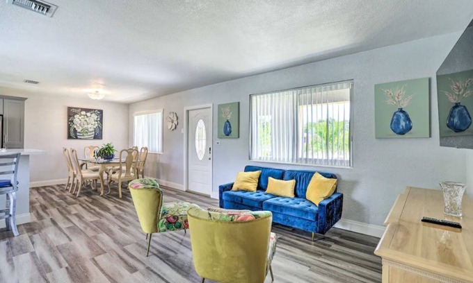 Golden Glades House | Cheerful Miami Escape w/Lake Access