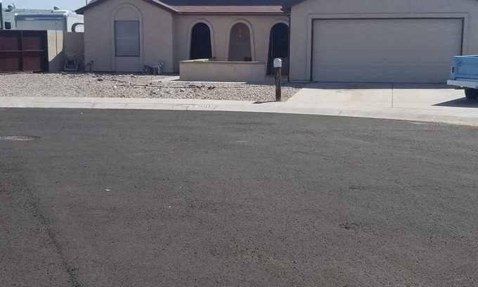 Glendale House | Cheerful two bedroom Home near Superbowl Stadium 1¼ miles