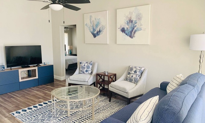 South Bradenton Villa | Cheerful Villa - 10 mins from the Beach