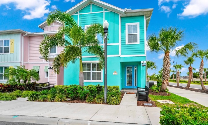 West Kissimmee Cottage | Cheerful Villa near Disney with Margaritaville Resort and Island H20 Waterpark.