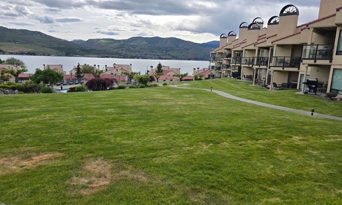 Chelan Condo | Chelan Shores Timeshare -Unit #16-3 and #16-4, Sleeps 10