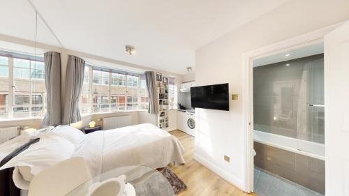 Brompton & Hans Town Apartment | Chelsea Executive Cloisters 571