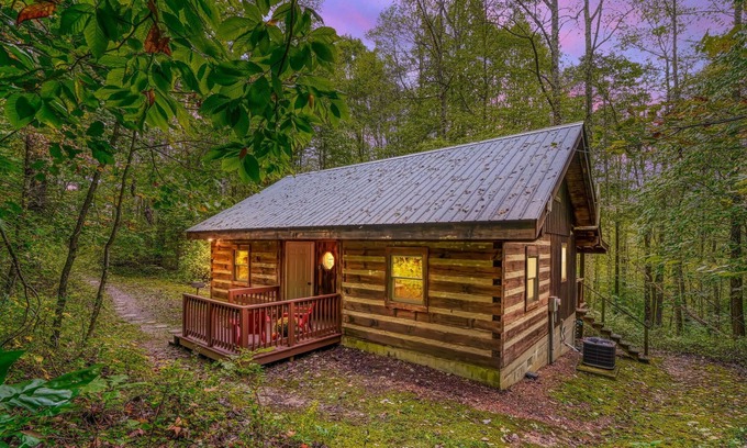 Logan Cabin | Cherokee in Hocking Hills
