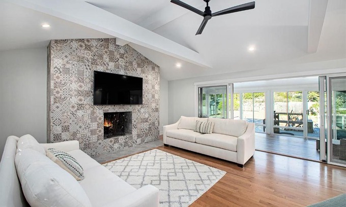Harbert House | Cherry Beach Escape