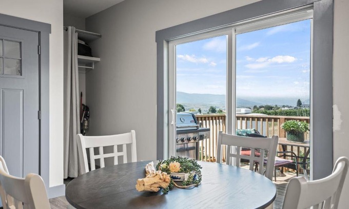 Vernon Apartment | Cherry Grove Retreat