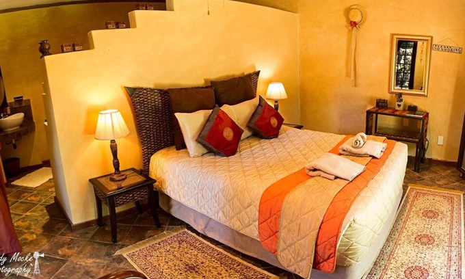 Bloemfontein Bed & Breakfast | Cherry Lane Self Catering and B&B - romantic honeymoon suite for 2! Bloemfontein