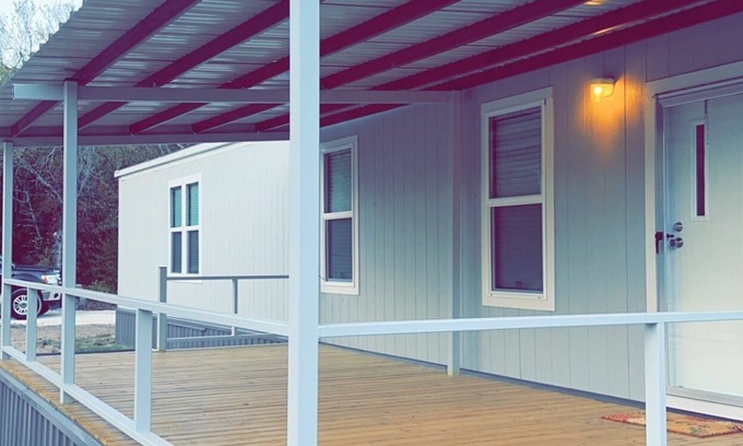 Kingston House | Cherry Properties - Walking distance to Lake Texoma!