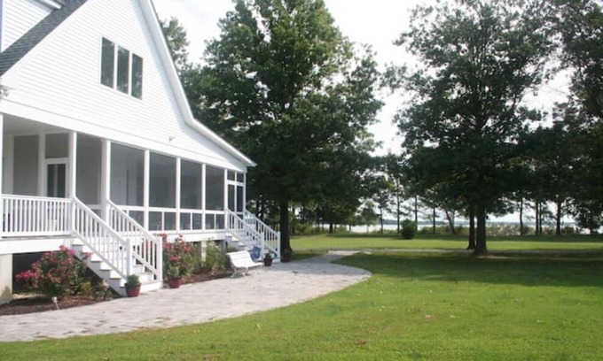 Cambridge House | Chesapeake Waterfront with Private Beach & Pool