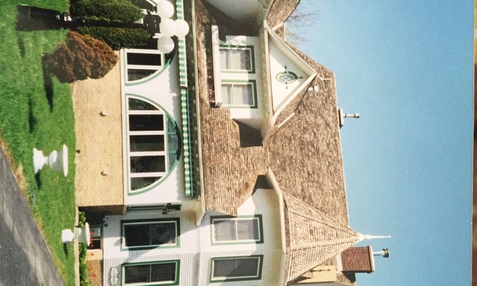 Atlantic Bed & Breakfast | Chestnut Charm Bed & Breakfast