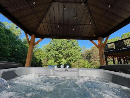 Afton House | Cheval Circle Getaway Near Blue Ridge & Wine