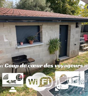 Decines-Charpieu Apartment | Chez Annick, studio proche tram, Groupama Stadium, LDLC Arena