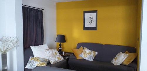 Evrehailles Apartment | chez Chantal - appartement privatif