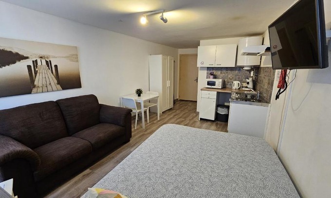 Ilot Sacre Apartment | Chez Esmara Et Philippe Fourche