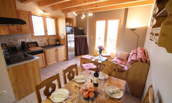 Albiez-Montrond House | CHEZ EUGENIE - ALBIEZ MONTROND