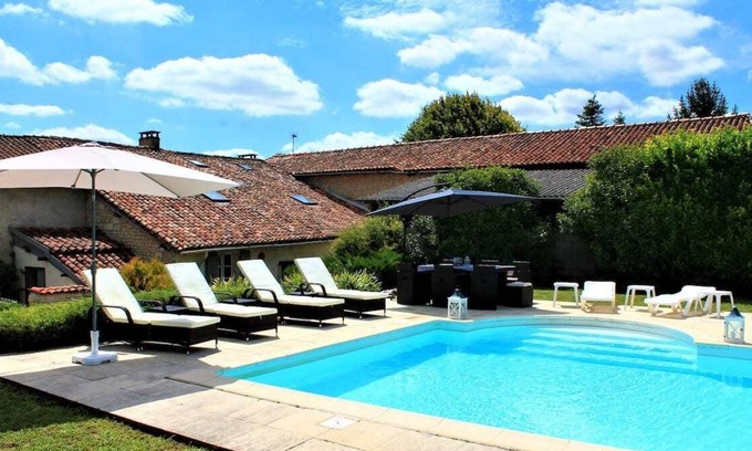 Montboyer House | Chez Gigon - Beautiful 16th century farmhouse