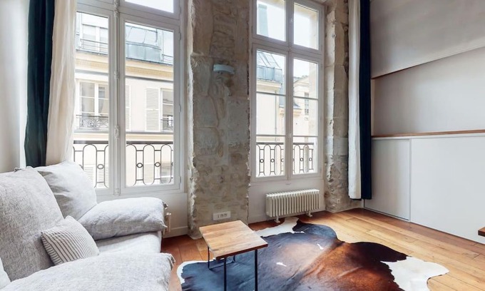 Arsenal Apartment | Chez Gustave: CLIM Calm,Saint Paul Marais, 2Guests
