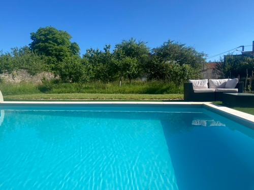 Le Val-d'Esnoms Bed & Breakfast | Chez Odette chambre saule pleureur