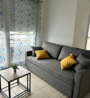Meyzieu Apartment | Chez Omiala Centre de Meyzieu