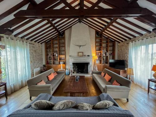 Barbizon House | Chez Oscar