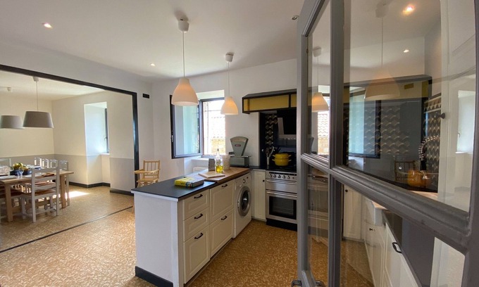 Sanilhac House | Chez Raymond, 10p, swimming pool, spa, billiards, table football