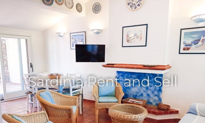 Teulada House | Chia, 6 beds, 2 bathrooms, 150 meters from the sea, air conditioning, patio, garden