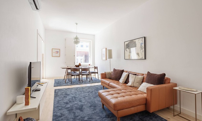 Baixa Apartment | Chiado | Comfy & Prime Location with Parking Space