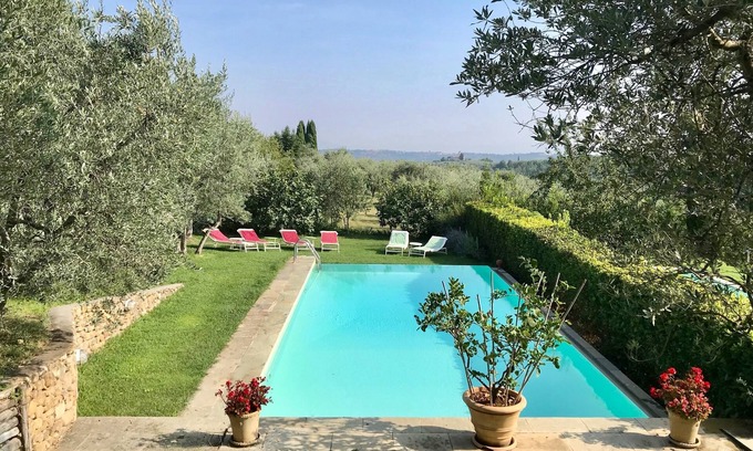 Il Serraglio Villa | Chianti family villa, 5 bedrooms, infinity pool, A/C, EV charger, BBQ, 360° view