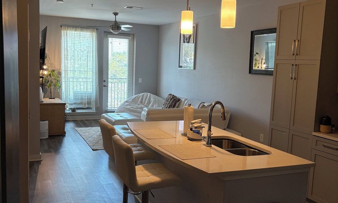 Sandy Springs Apartment | Chic 1-bedroom apartment with fitness room and AC in enjoyable Sandy Springs