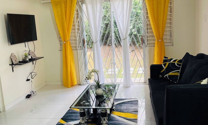New Kingston Apartment | Chic 1-bedroom apartment with AC, WiFi in central New Kingston area