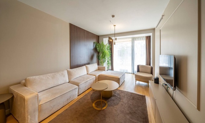 Harbiye Apartment | Chic 1-bedroom apartment with garage gym