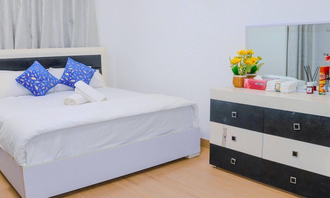 Deira Apartment | Chic 1-bedroom apartment Hall with AC, WiFi in phenomenal Dubai
